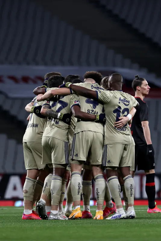 Ligin yeni lideri Fenerbahçe! Karagümrük 1-2 Fenerbahçe MAÇ SONUCU-ÖZET