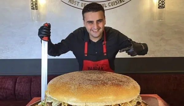 davalik-olan-sosyal-medya-fenomeni-czn-buraktan-itiraf-aylik-gelirini-acikladi-1666259457104.jpg Davalık olan sosyal medya fenomeni CZN Burak'tan itiraf! Aylık gelirini açıkladı! - 2