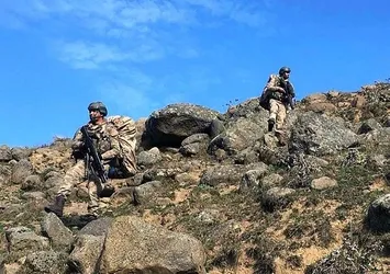 PKK’nın inine bayrağımız dikildi