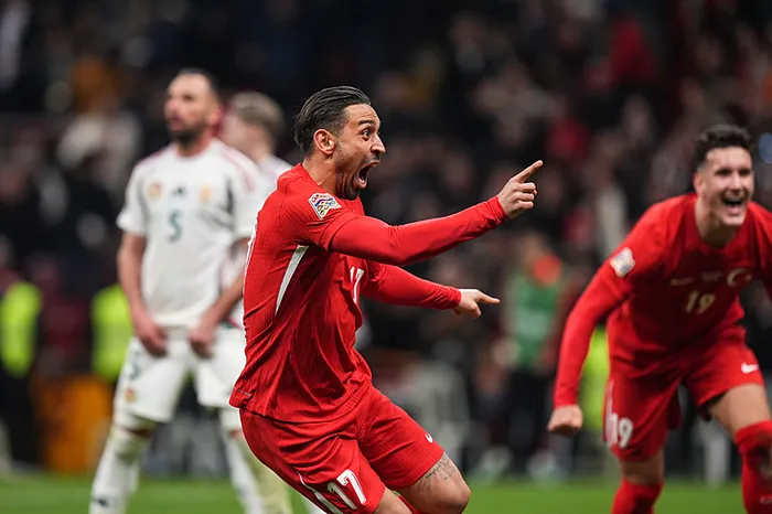 fenerbahceli-futbolculardan-ay-yildizli-performans-1742803680495.jpg Fotoğraf: AA