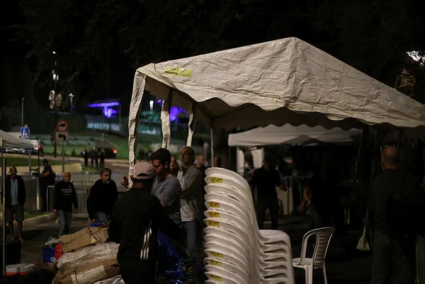 yakinlarini-kaybeden-israilliler-netanyahunun-istifasi-icin-cadir-kurdu-1699423311696.jpg Yakınlarını kaybeden İsrailliler Netanyahu'nun istifası için çadır kurdu - 4