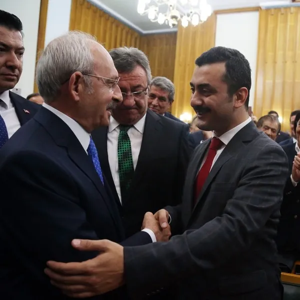 CHP’de istenmeyen adam Eren Erdem! Delege savaşlarında kılıçlar çekildi: Hiçbir zaman iktidar yüzü göremeyecek