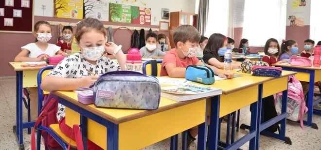 Son dakika: Koronavirüs nedeniyle tatil edilen okul var mı? Kaç sınıfta yüz yüze eğitime ara verildi? Milli Eğitim Bakanı Mahmut Özer açıkladı