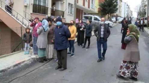 sancaktepede-dehsete-dusuren-olay-karisiyla-tartisip-4-cocugu-icerdeyken-evi-atese-verdi-1640682338637.jpg Sancaktepe’de dehşete düşüren olay! Karısıyla tartışıp 4 çocuğu içerdeyken evi ateşe verdi - 1