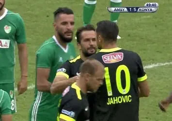 Jahovic resmen çıldırdı, kendini yaktı!
