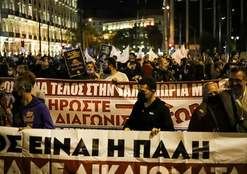 Atina’da işçiler sokağa indi