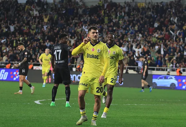 Fenerbahçe güle oynaya zirve koltuğuna! Hatayspor 0-2 Fenerbahçe MAÇ SONUCU