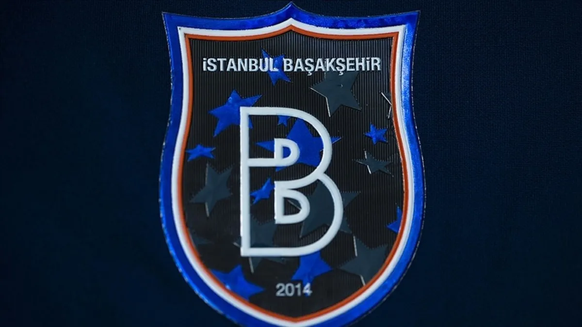 Başakşehir'de devam kararı! Onur Ergün'ün sözleşmesi uzatıldı