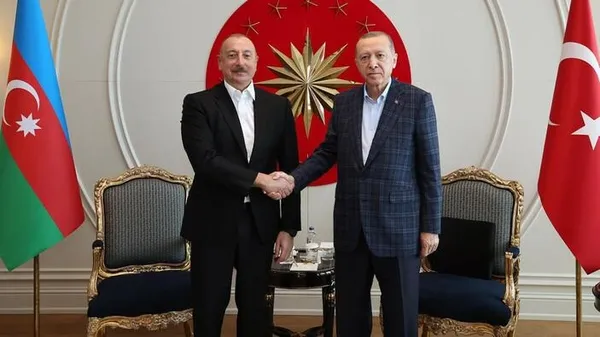 baskan-erdogandan-bayram-diplomasisi-iran-cumhurbaskani-reisi-ile-kritik-temas-1688049160116.jpeg Başkan Erdoğan'dan bayram diplomasisi! Liderlerle tek tek görüştü - 13