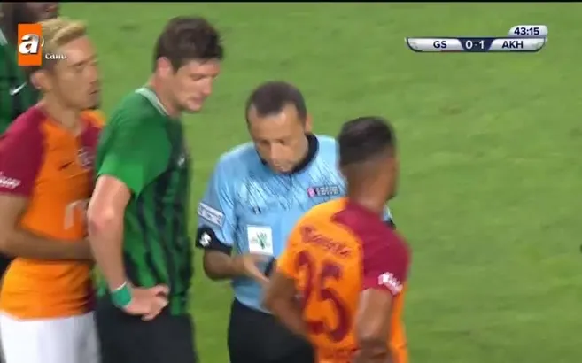 Cüneyt Çakır Galatasaray - Akhisarspor maçında VAR'a gitti!