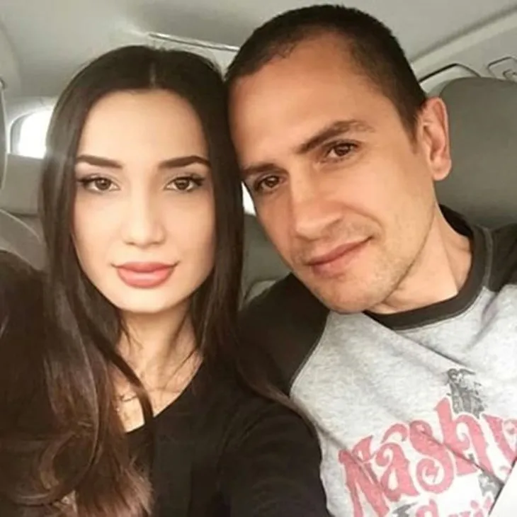Emre Aşık ve eşini dövdüler!
