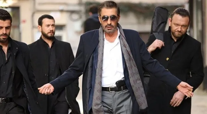 Ünlü oyuncu kötü haber: Hastaneye kaldırıldı | Erkan Petekkaya kimdir? Sağlık durumu nasıl?