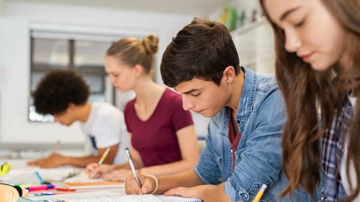 Lise kayıt tarihleri 2024-2025 | Lise kayıtları ne zaman, başladı mı? İmam Hatip, Sosyal Bilimler, Anadolu, Fen Lisesi...