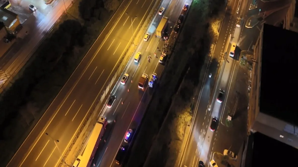 Sultanbeyli TEM Otoyolu'nda feci kaza! Cipe çarpıp kaçtı: 2 yaralı