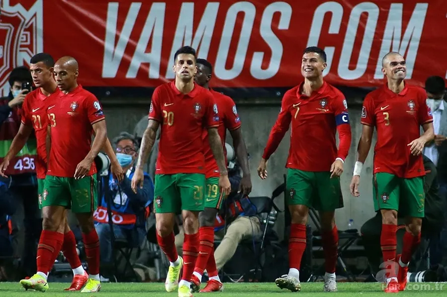 Fenerbahçe ve Beşiktaş maçları sonrası liste güncellendi! İşte UEFA'nın yeni ülke puan sıralamasında Türkiye'nin yeri... 17