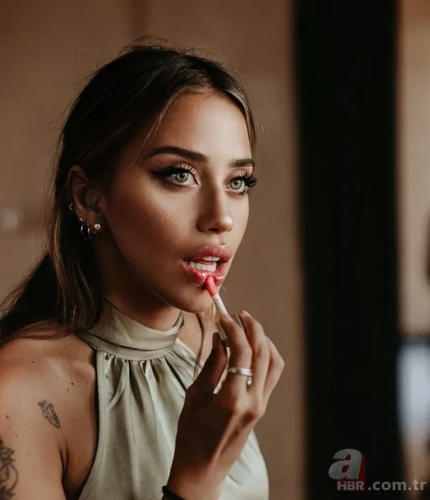 Hamdi Alkan’ın kızı Zeynep Alkan bir makyajlı bir de sivilceli yüzünü paylaştı! 2 kare arasındaki fark şoke etti 2