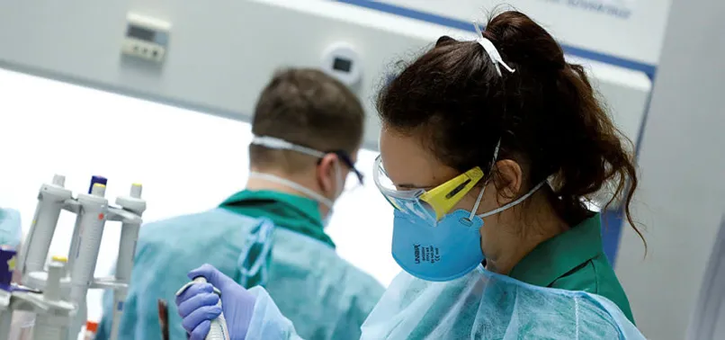 Almanya'da 2 bin 300 sağlık çalışanına koronavirüs bulaştı
