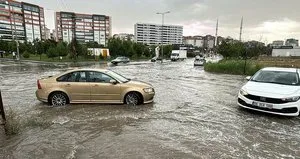 Ankara’da dolu ve kuvvetli yağış yolları göle çevirdi