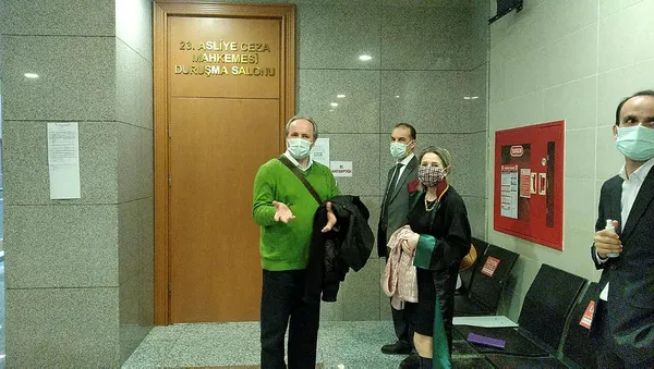 Başkan Erdoğan ve Özlem Zengin'e "hakaret" ile suçlanan avukat Mert Yaşar hakim karşısına çıktı - 3