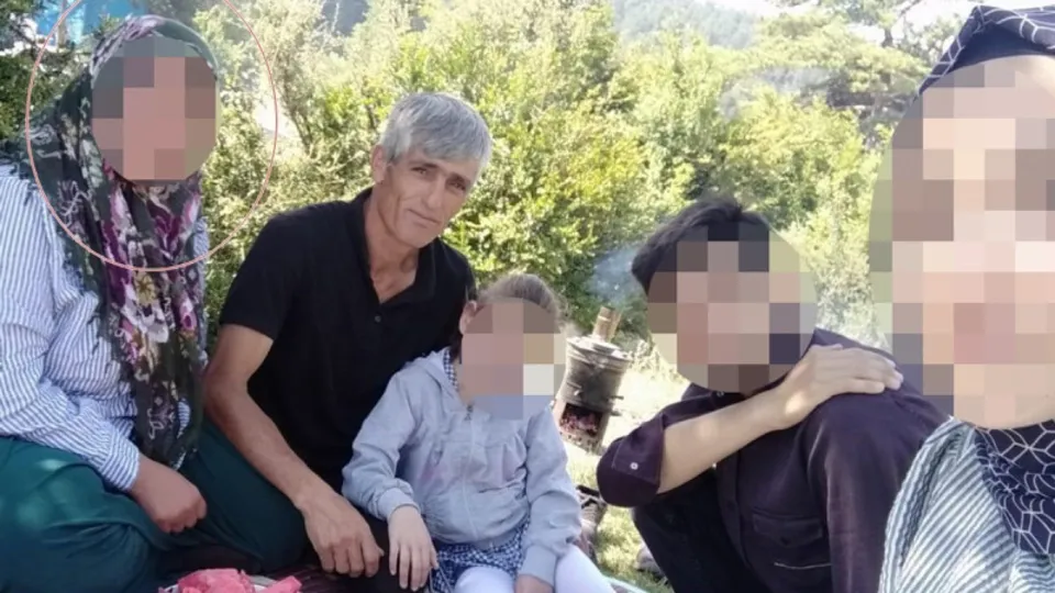 Kocasının boğazına makas sapladı! Babasını seccade ile boğmaya çalıştı | Sakarya'da kan donduran olay!