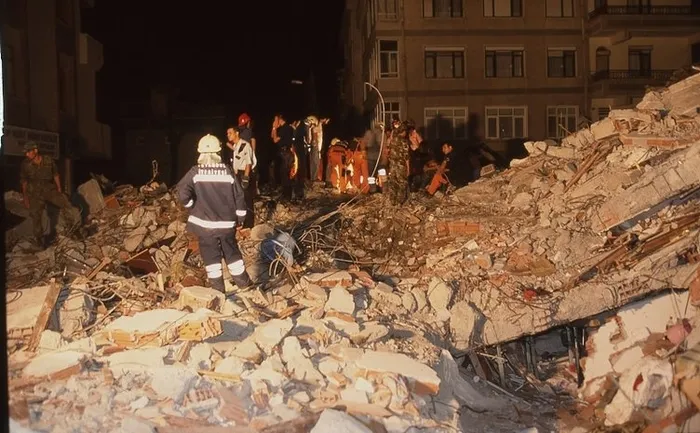 17 Ağustos'un 22. yılında dehşete düşüren deprem anketi! - 2