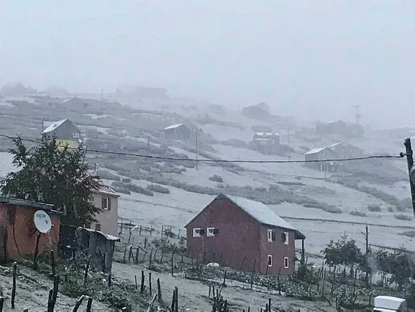 rize-ve-bayburt-ilk-kar-yagdi-1664038951079.jpg Rize, Antalya, Bayburt, Erzurum, Erzincan, Gümüşhane'ye ilk kar yağdı - 4