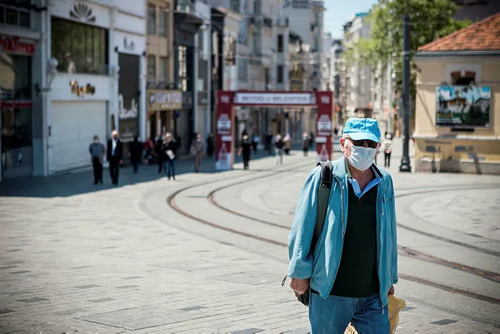 Son dakika: Aşı olana sokak serbest! Kademeli normal hayata geçiş 65 yaş üstü vatandaşları sevindirdi - 5