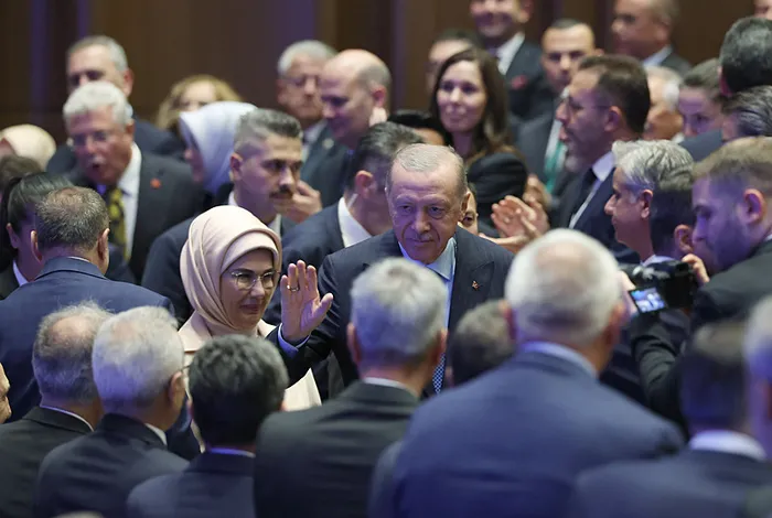 AK Parti’de 23. yıl coşkusu! Başkan Recep Tayyip Erdoğan’dan teşkilatlara uyarı: Yorulan varsa kenarda soluklansın