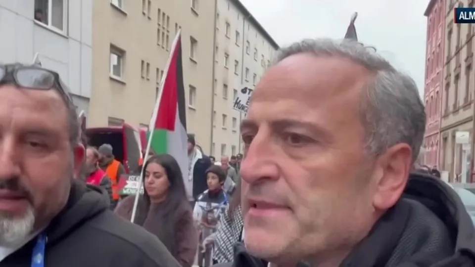 Almanya’da Gazze için bir kalp yürüyüşü