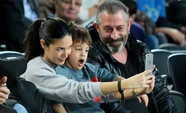 cem-yilmaza-icra-soku-eski-esi-ahu-yagtu-harekete-gecti-1659517945542.jpg Cem Yılmaz’a icra şoku! Eski eşi Ahu Yağtu harekete geçti - 1