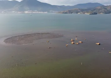 Muğla Fethiye'de vatandaşları tedirgin eden görüntü! Deniz suyu çekildi