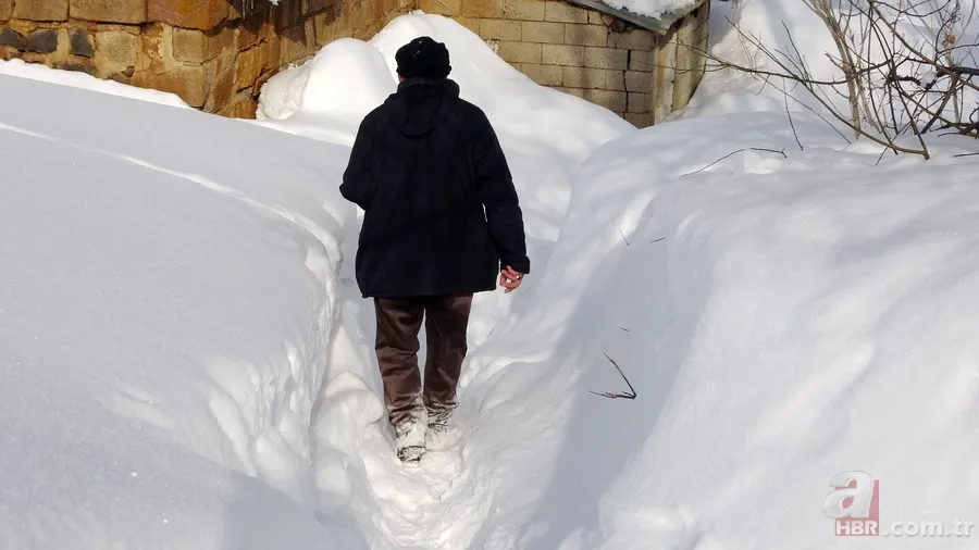 Muş’ta bir köy kara esir oldu! Herkes elinde kürekle geziyor: 100 metre Bolu tüneli gibi tünel açtık 10