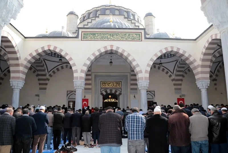bayram tatili hangi gun basliyor 2021 ramazan bayrami tatili ne zaman baslayacak kamu kurumlari memurlar