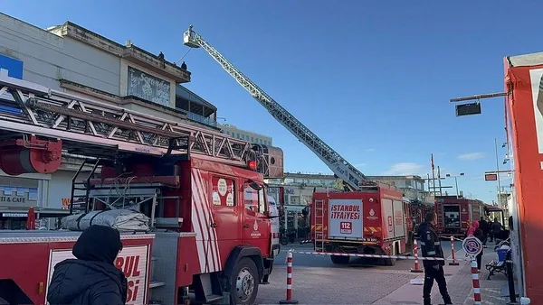1703504211862.jpeg İstanbul'da AVM'de panik yaratan yangın - 1