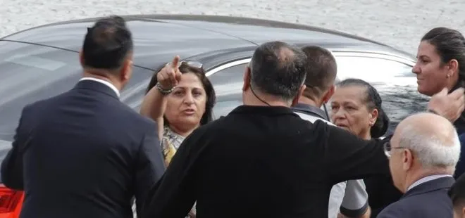 Özgür Özel CHP Genel Başkanlığındaki ilk gününde protestoyla karşılaştı: Kılıçdaroğlu sana ekmek yedirdi