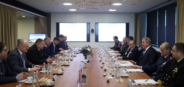 Son dakika: İsveç Savunma Bakanı Türkiye’ye gelecek mi? Milli Savunma Bakanı Hulusi Akar’dan İsveçli mevkidaşıyla görüşme açıklaması!