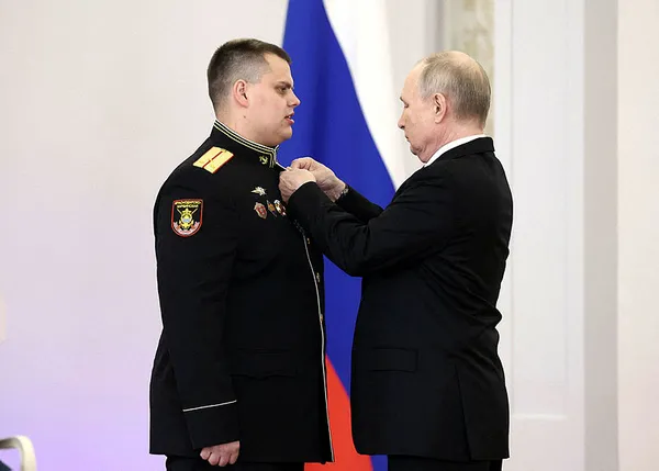 Son dakika: Vladimir Putin 2024 devlet başkanı seçiminde resmen aday