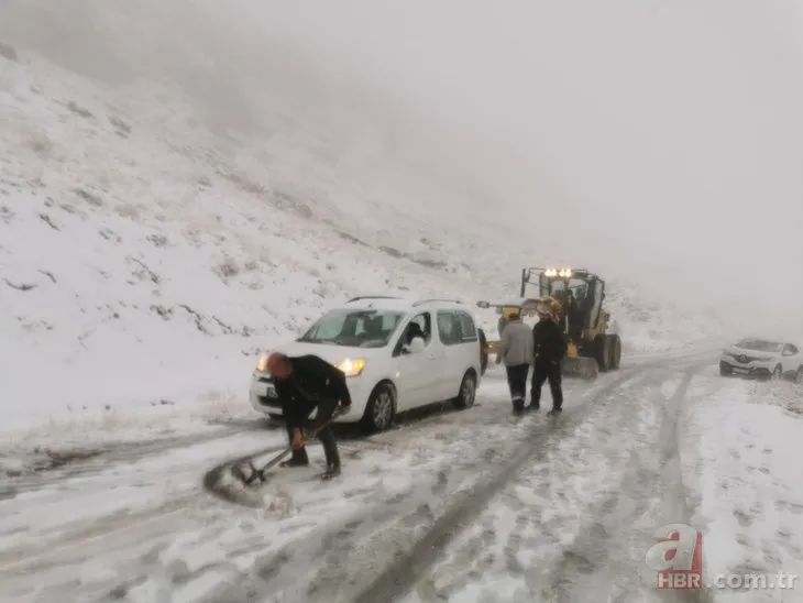 Tunceli’de 200 yol kardan kapandı