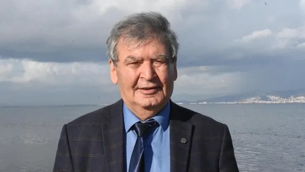 CHP’li Tunç Soyer bir kez daha sınıfta kaldı! Denizanası istilasının nedeni arıtma tesisi...