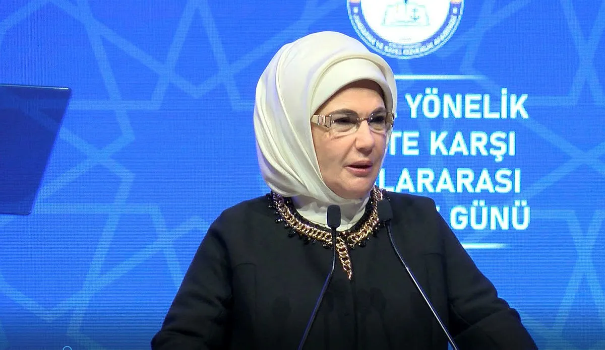 Başkan Erdoğan'ın eşi Emine Erdoğan'dan samuray kılıcıyla öldürülen Başak Cengiz hakkında açıklama