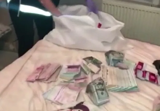 FETÖ operasyonunda eski emniyet müdürü Nazmi Ardıç'ın eşi gözaltına alındı - 2