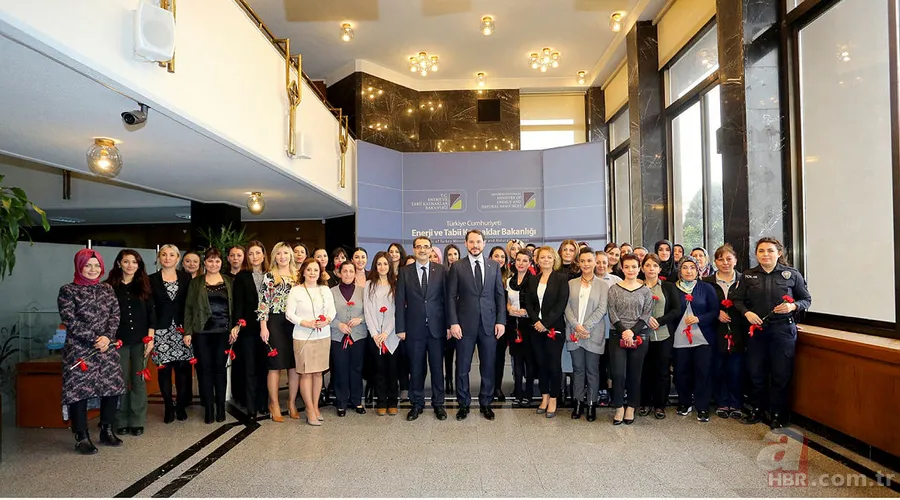 Bakan Berat Albayrak'tan kadınlar günü mesajı 3
