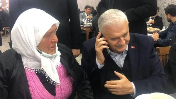 balikesirli-sevim-yildizin-hayali-gercek-oldu-baskan-erdoganla-gorustu-1638562796574.jpg Balıkesirli Sevim Yıldız'ın hayali gerçek oldu! Başkan Erdoğan'la görüştü - 1