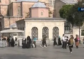 86 yıl sonra Ayasofya Camii’nde ilk kandil