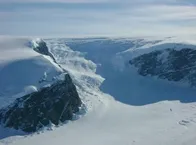 Kıyamet Buzulu beklenenden hızlı eriyor: Bilim insanlarından 150 metrelik bariyer planı