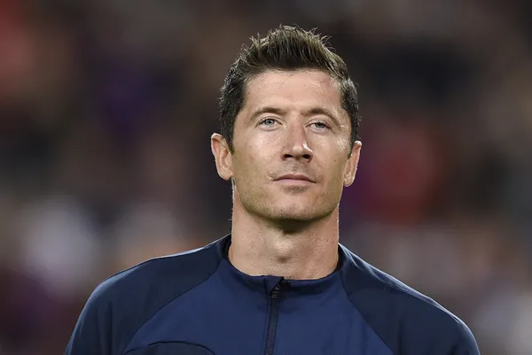 Şampiyonlar Ligi sürprizlerle başladı: Son finalisti sahadan sildiler