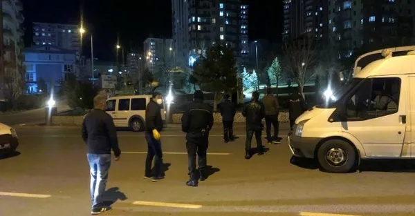 Kayseri'de bomba paniği! Yol kenarındaki şüpheli çanta polisi harekete geçirdi - 3