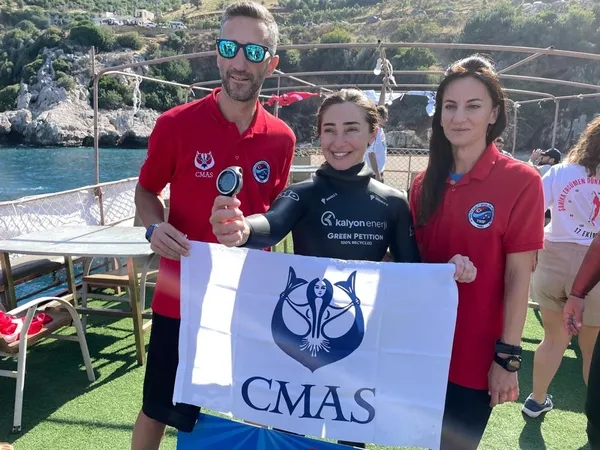 Şahika Ercümen’den ‘100. Yıl Cumhuriyet Dalışı’nda yeni dünya rekoru