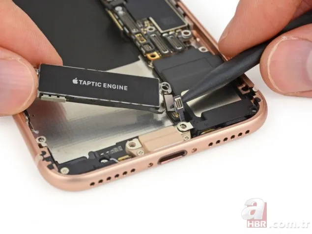 iPhone 8'in içini açtılar! 7