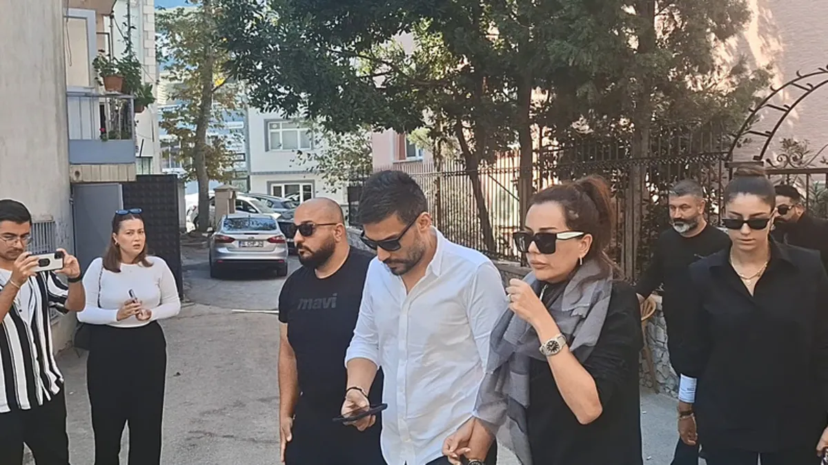 İntihar eden fenomen Kübra Aykut toprağa verildi! Polat çifti de cenazede